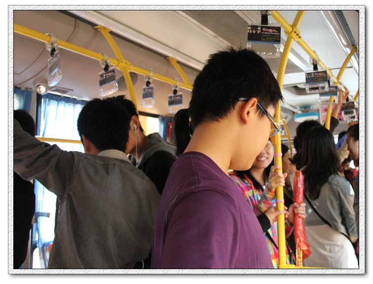2010年10月3日 拥挤的公交车