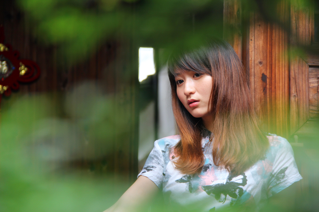 【书圣故里】在江南烟雨中等待的旗袍女子
