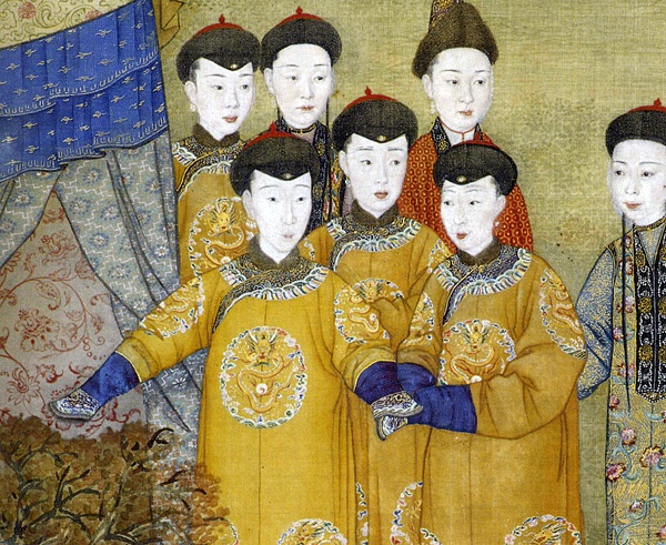 《塞宴四事图》中单穿龙袍的乾隆后妃