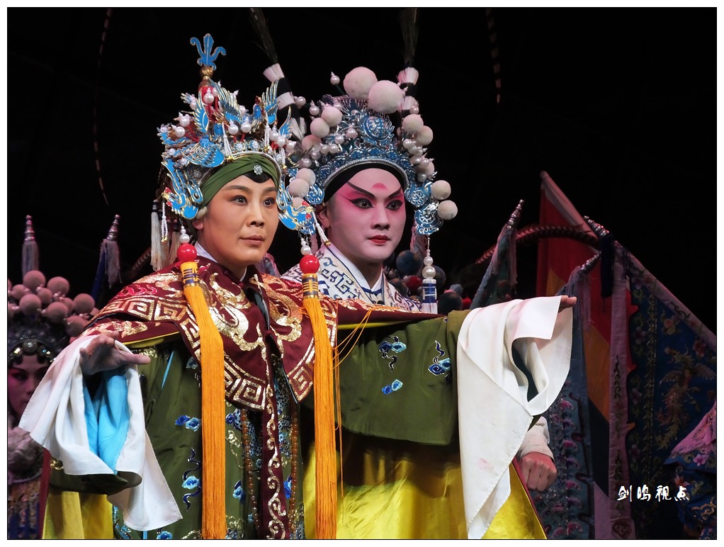 绍剧《佘太君》主演施洁净获白玉兰戏剧表演艺术奖主角奖