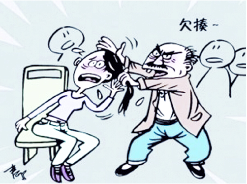 这下全车人看不下去了,纷纷指责老年人的没素质和蛮横不讲理,一位阿姨上前安慰情侣,拉开他们到一边,这时候女孩子都委屈地哭了,一直在说我们都道歉了还让座凭什么骂我们。于是,场面变成老爷子斗群众,老奶奶抓着男生不放依旧你妈死了。这时候,老爷子说了句:老子当年威风时候,你还不知道在哪,你爹妈不教训你,今天我代他教训你,小杂种。这句话说完本来一直沉默不发生的一个男人(偶像)站起来径直走到老爷子面前,指着他鼻子用上海话一连哄出一堆暴击。你骂别人小杂种,我看你才是老杂种,还代别人父母教训,你来的资格?你有个屁资格。