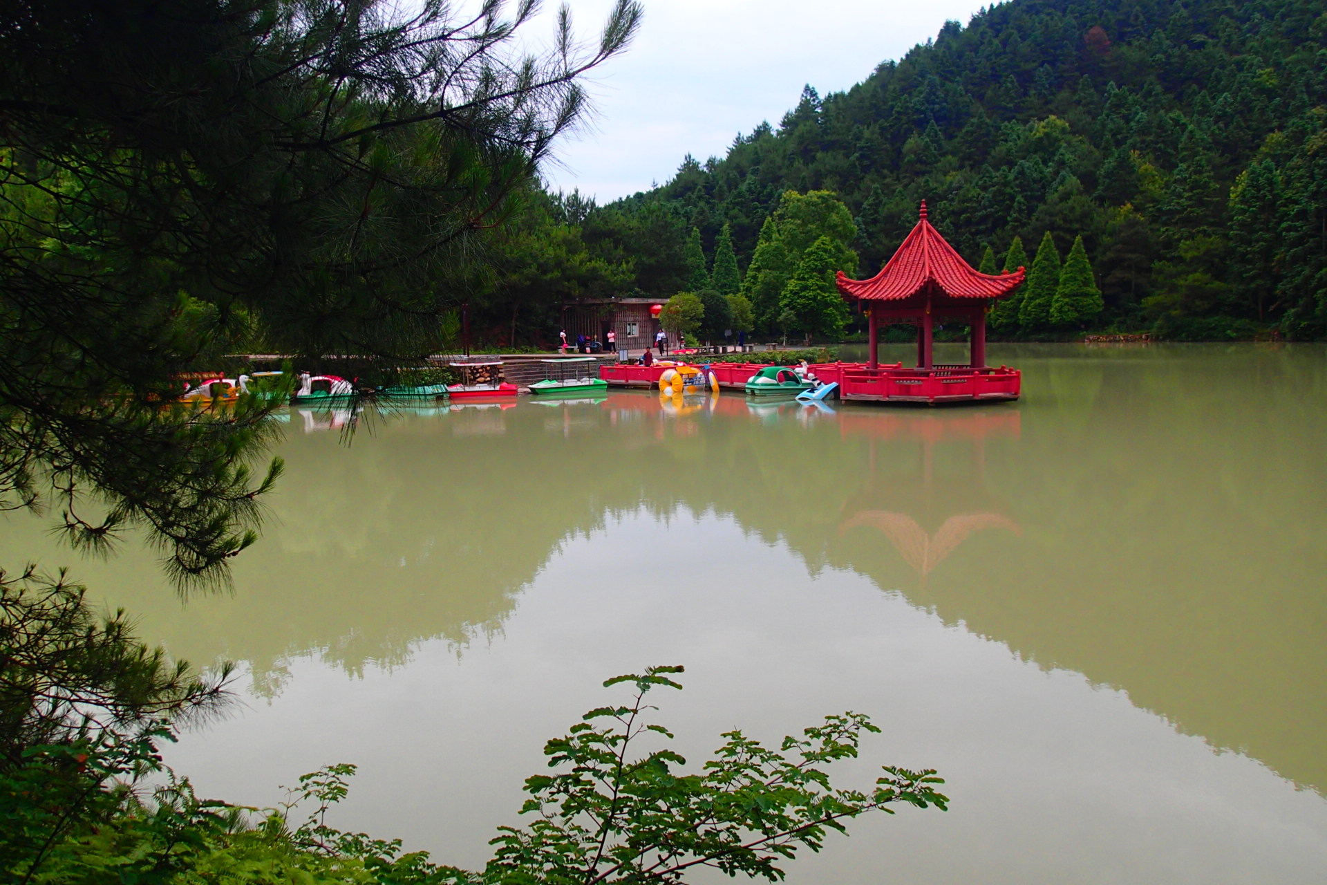 山,位于青原区河东镇东,是集佛教文化,名人文化和秀丽风景于一身的省