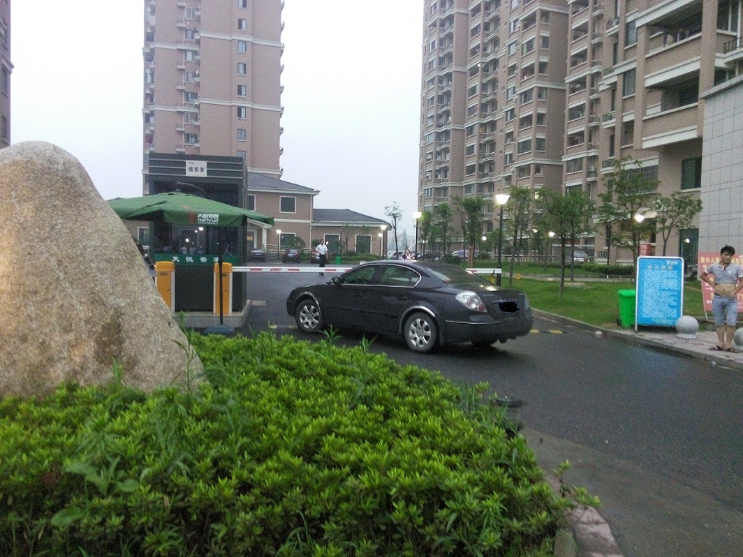 问柯岩街道领导,鉴水人家中区小区物业是怎么