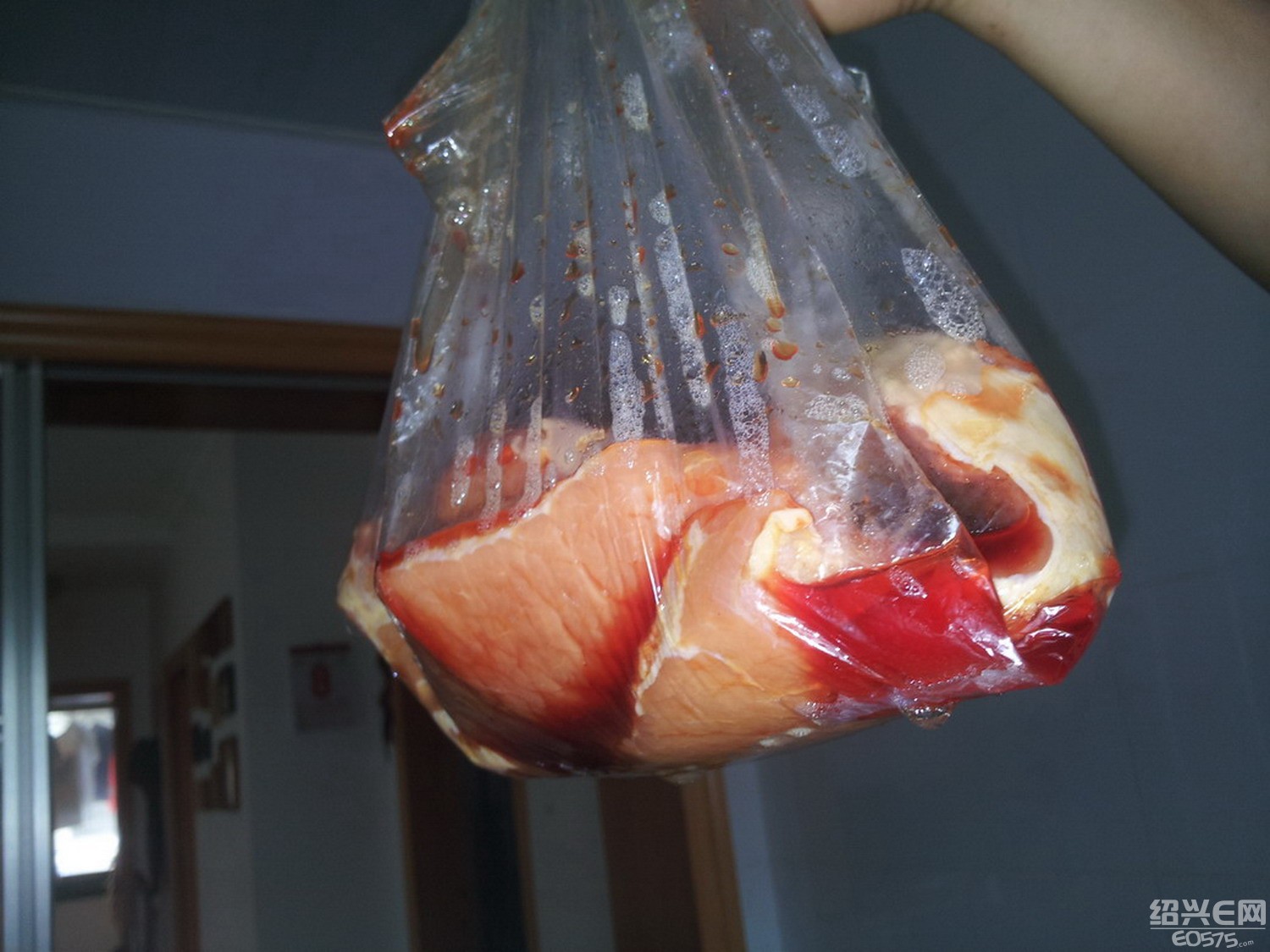 今天在大江农贸市场买到的注水牛肉