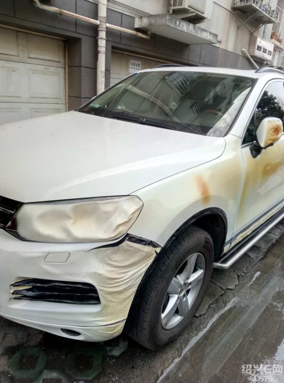 大年三十小区里面拜菩萨,初一大火烧了4辆车