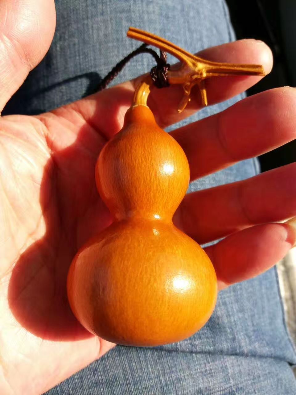 盘了个小葫芦,一年左右,大家看看